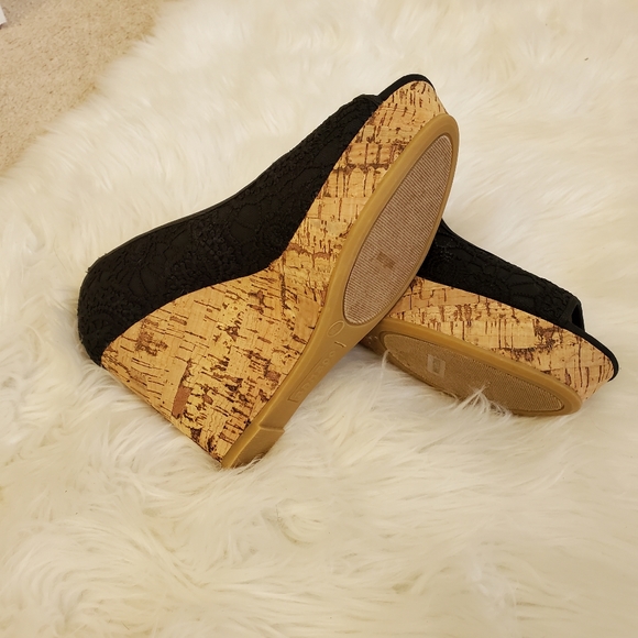 Black Wedges - Picture 5 of 7